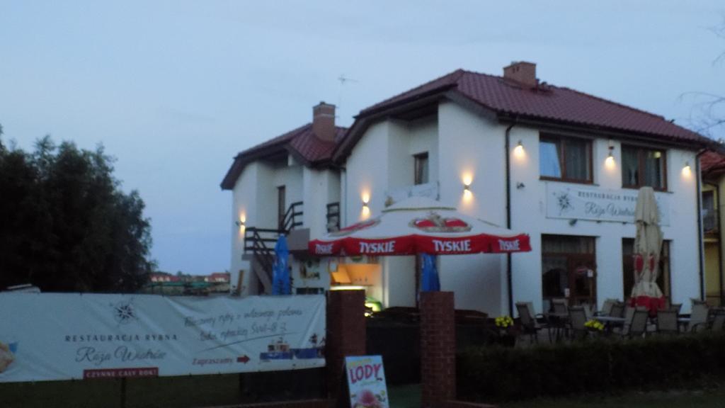 Roza Wiatrow Appartement Grzybowo  Buitenkant foto