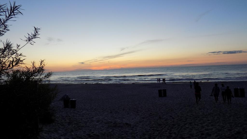 Roza Wiatrow Appartement Grzybowo  Buitenkant foto